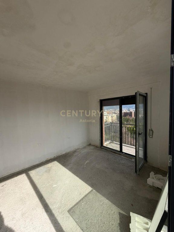 APARTAMENT 1+1 ME VERANDE 90 M2 PER SHITJE NE KAT 5