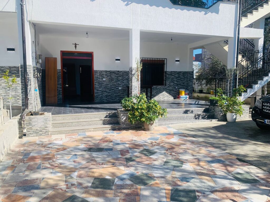 For rent 1st floor of a Private House at Royal Gaz, Former Kenete