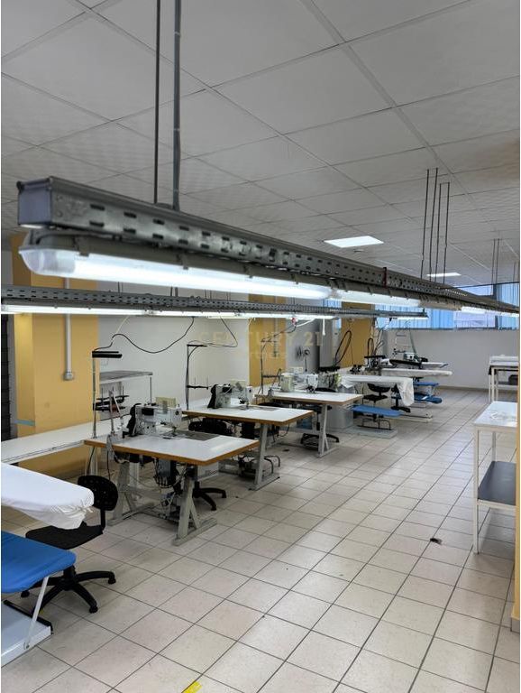 JEPET ME QERA FABRIKE PER RROBAQEPSI/FASONERI NE DURRES