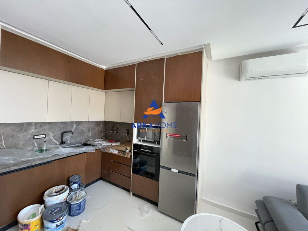 JEPET APARTMENT ME QERA 1+1+BALLKON "ZOGU I ZI" 1000 EURO