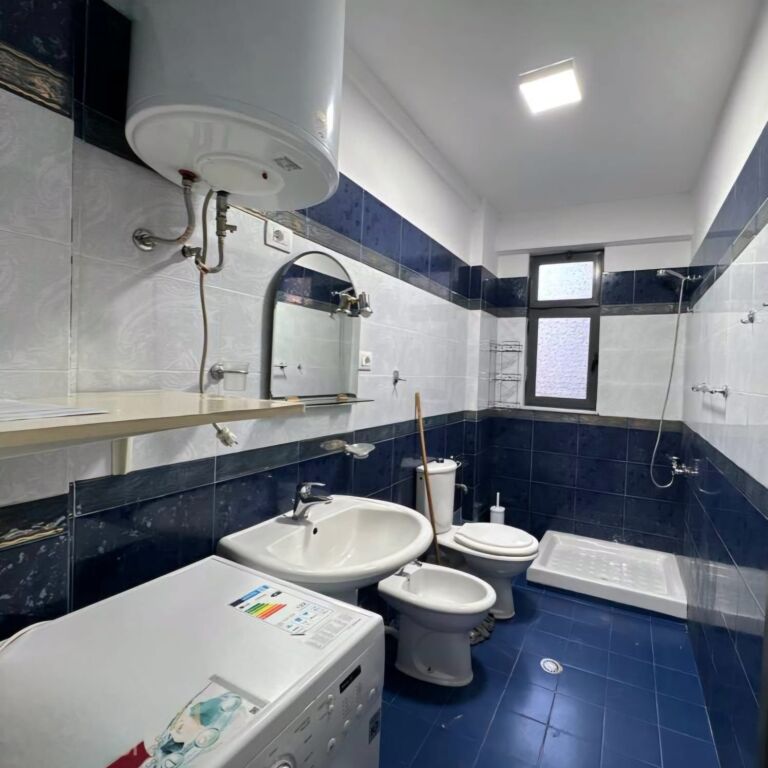 Apartament 2+1 per qera , Xhamia e Tabakeve!