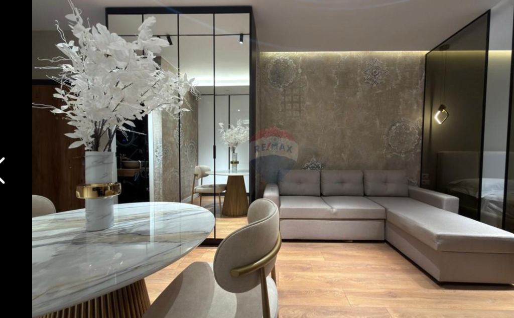 Apartament per shitje 1+1 tek Sheshi Skenderbej