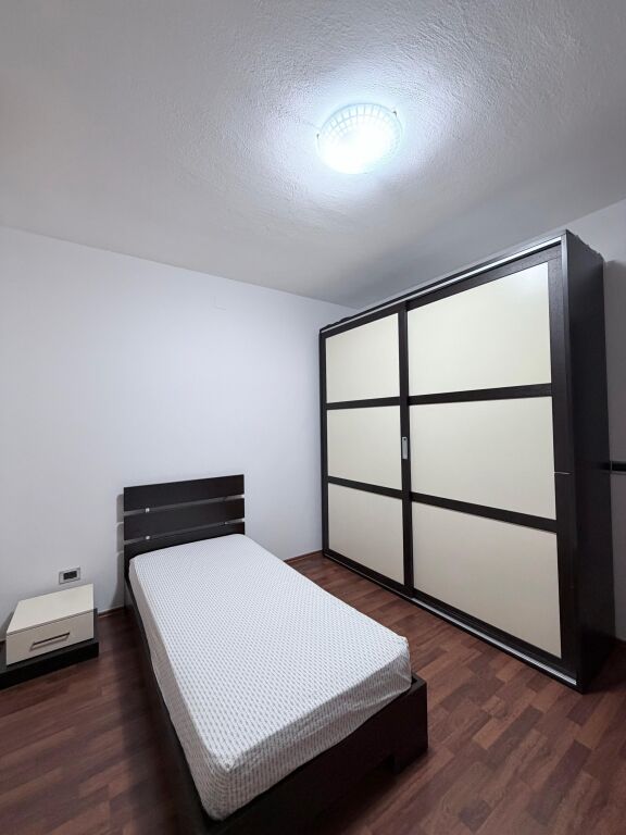 JEPET ME QIRA: APARTAMENT 2+1 – RRUGA "HIM KOLLI"