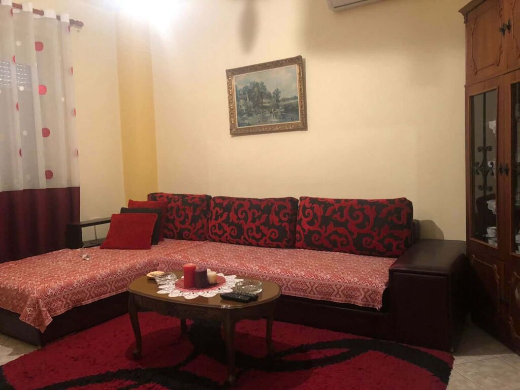 Shitet apartment ne pallat