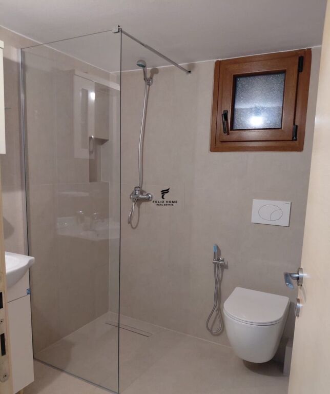 APARTAMENT ME QERA 5+2 ALI DEMI 130.000 LEKE