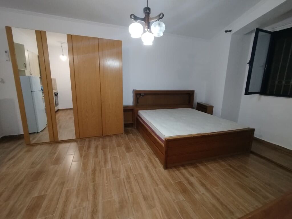 I rent a studio apartment near Dinamo stadium