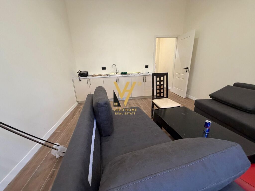 LOCALE COMMERCIALE 222 M2 IN AFFITTO A BUNKART 120.000 LEKE