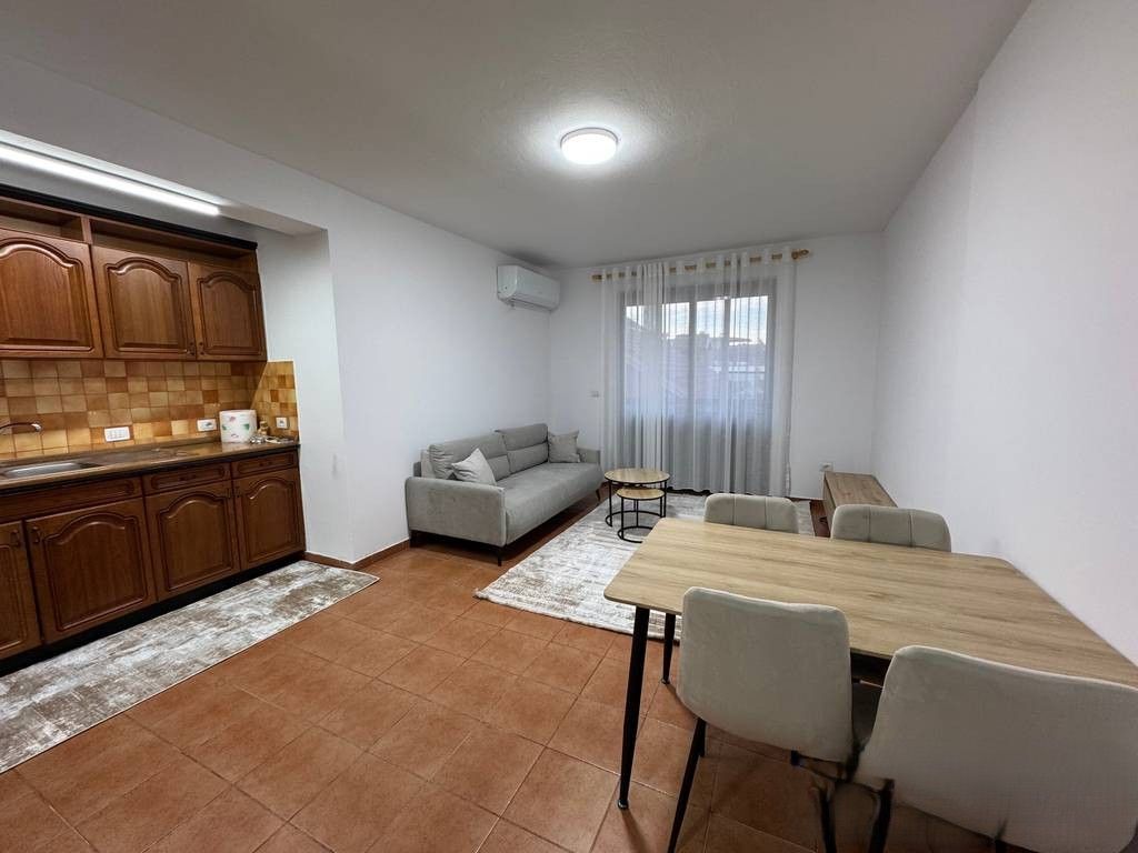 APPARTAMENTO 2+1 IN AFFITTO, XHAMIA E TABAKEVE! 600 € /Mese