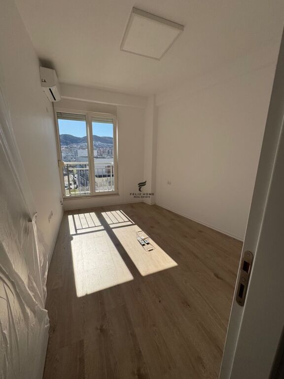 OFFICE FOR RENT 85 M2 PARIS COMMUNE 700 EURO