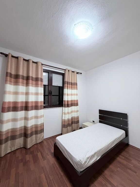 JEPET ME QIRA: APARTAMENT 2+1 – RRUGA "HIM KOLLI"
