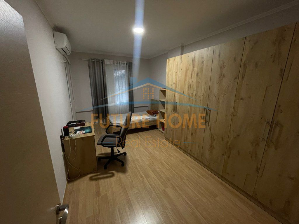 Qira, Apartament 2+1+2, Kopshti Botanik 650 €
