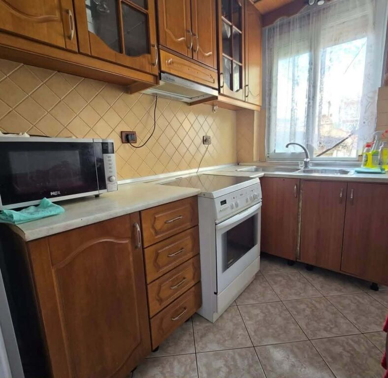 Shitet apartment ne pallat