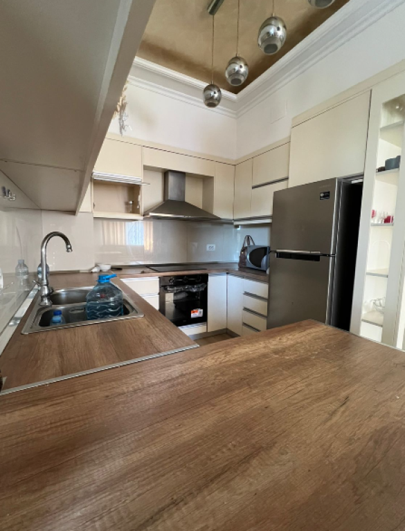 🏡 JEPET ME QIRA | APARTAMENT 1+1 — Rruga Frosina Plaku | Kompleksi Kontakt   