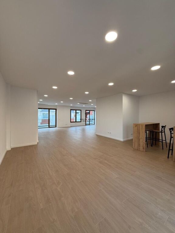 ZYRE ME QERA 180 M2 DELIORGJI 250.000 LEKE