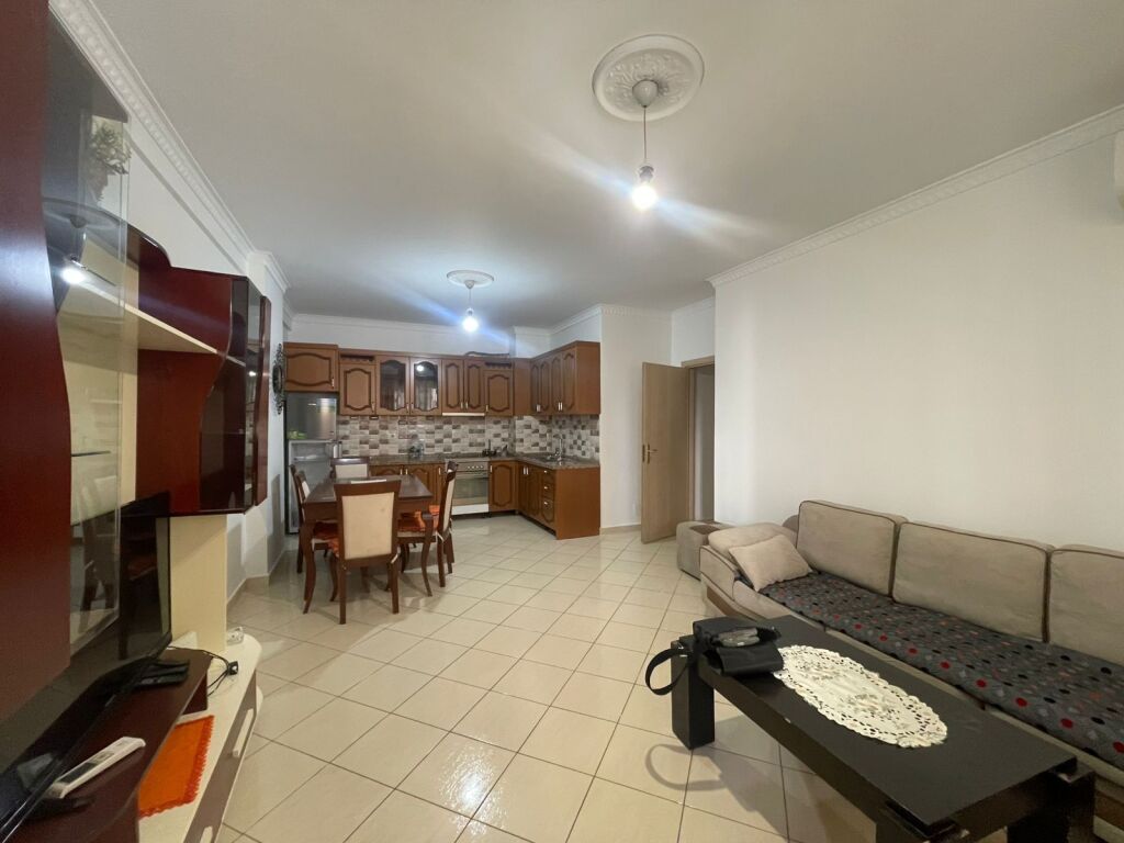 For rent 2+1+2 ASTIR AT ARTISTI BAR 50,000 leke