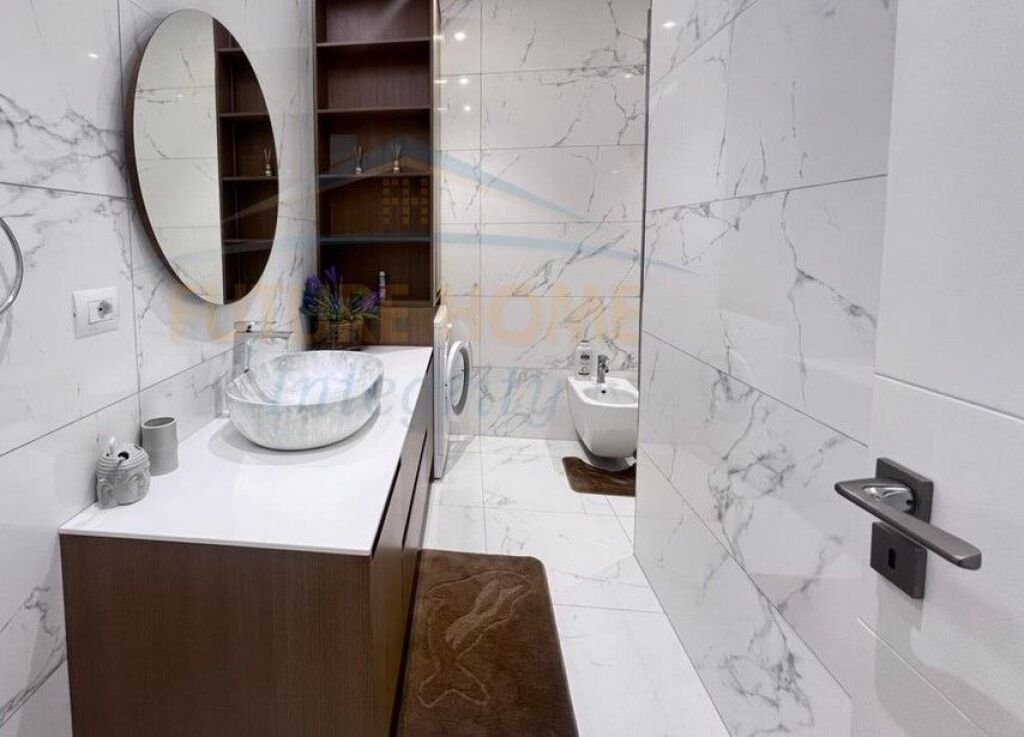 Qera, Apartament 3+1+2+2 Poste parkimi, Shkolla e Kuqe