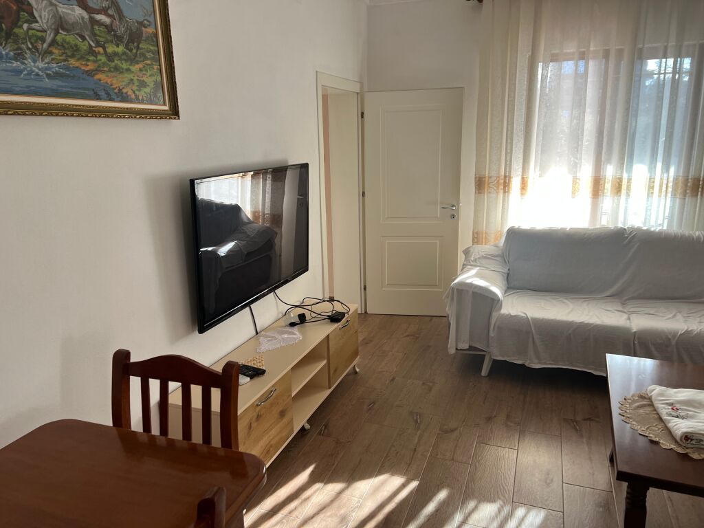 Primo piano in affitto, Casa privata vicino a Top Channel