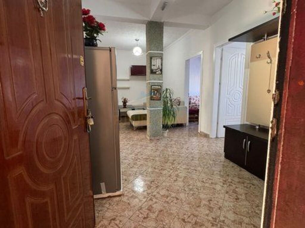 Rent, Apartment 3+1, Laprake, Tirana.