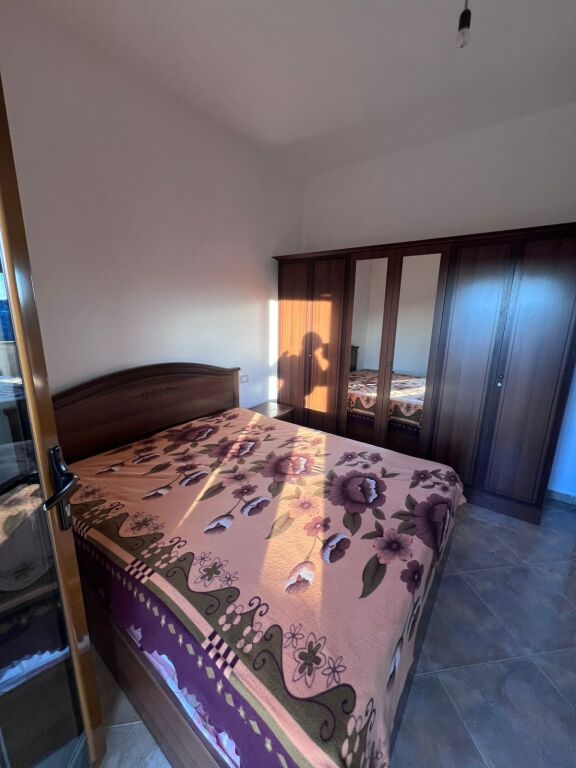 Shitet Stepi 150tm me bache 8 dulume