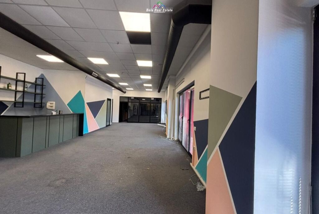 Zyre Me Qera Tek Farmacia 10 (ID BZ2129) Tirane