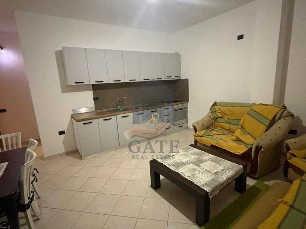 Apartament 1+1 me qira në zonën e Ish-Kënetës.