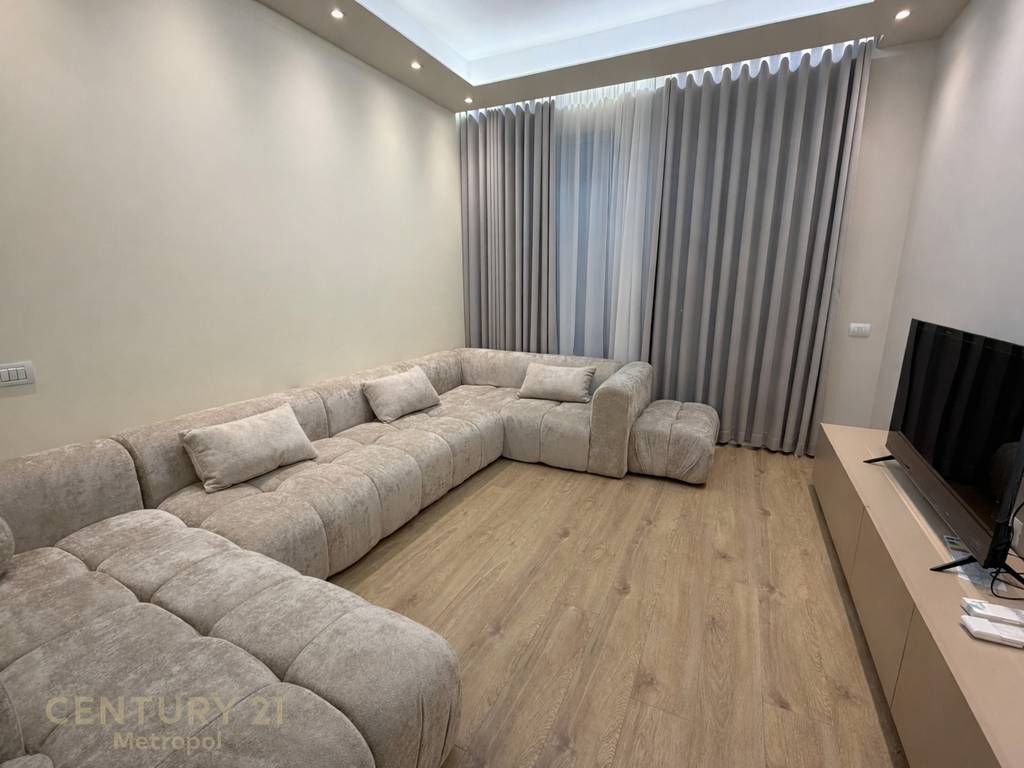 Appartamento moderno 2+1+2 in affitto nel Edificio Siri 2, Via Siri Kodra