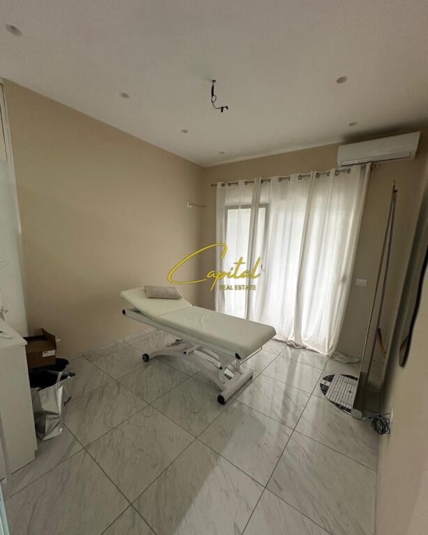 AMBIENT BIZNESI ME QIRA 70 M2 KOMUNA E PARISIT 65.000 LEKE