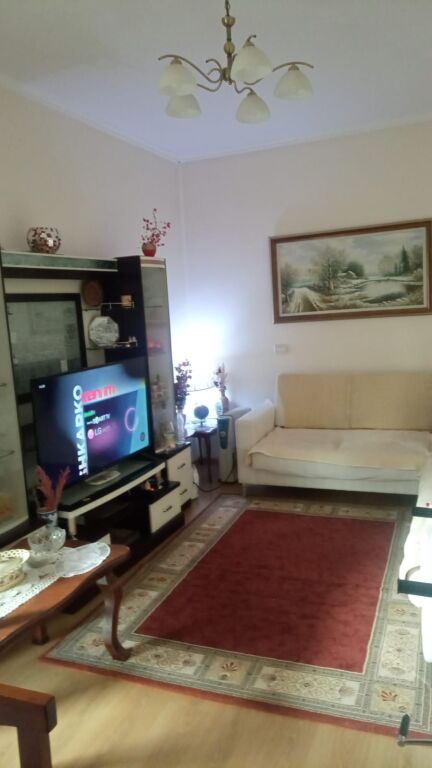 APARTAMENT ME QERA 1+1 RRUGA E ELBASANIT 450 EURO
