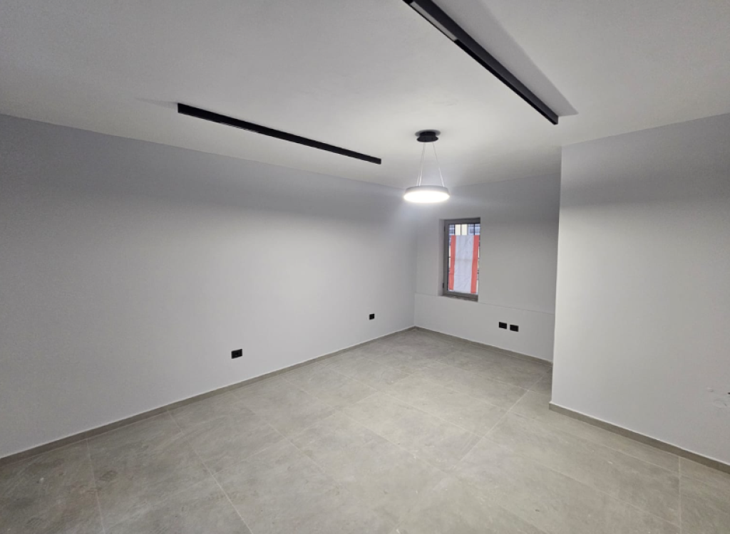 🏢 Commercial Space for Rent – near Kavaja Street  