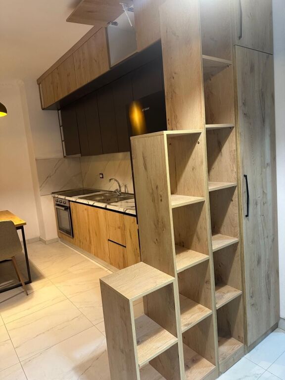 Jepet Me Qera Apartament 1+1+1 Ballkon