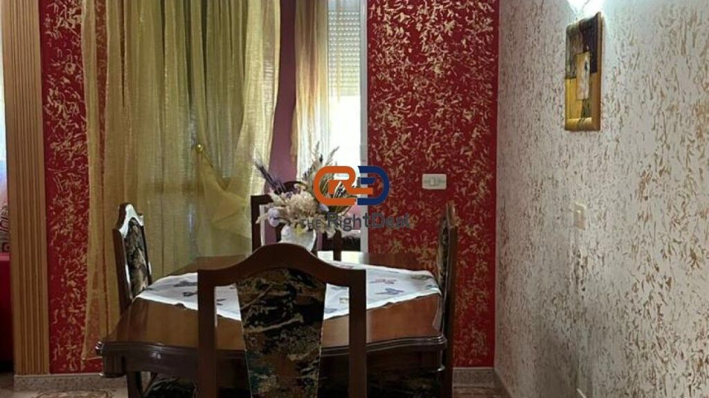 Tek Ish Stacioni I Fundit I Tiranes Se Re, Jepet Me Qira Apartament 3+1 I Mobiluar!!