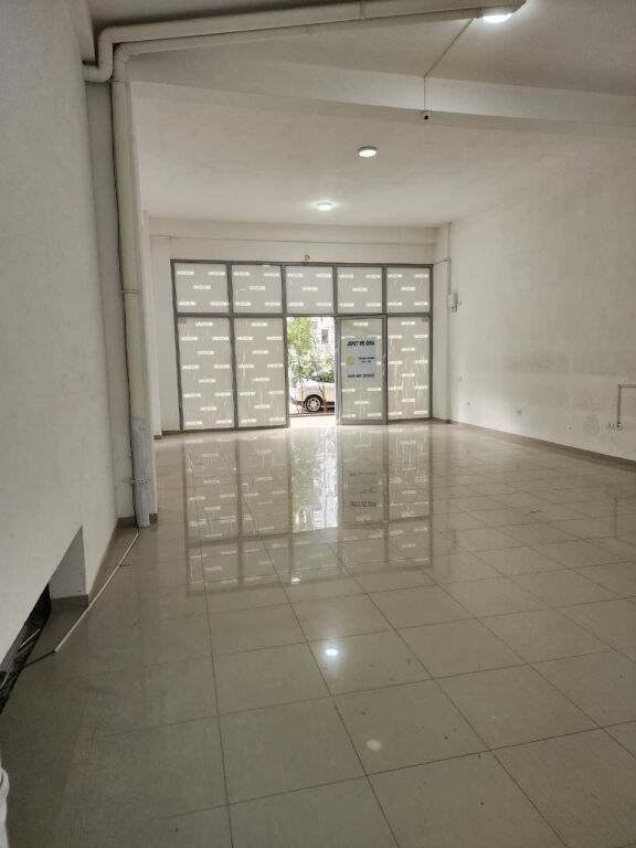 Super Shop for Rent (139 m²) 📍 Komuna e Parisit / Kika 2 💶 Price: €2400 (gross)