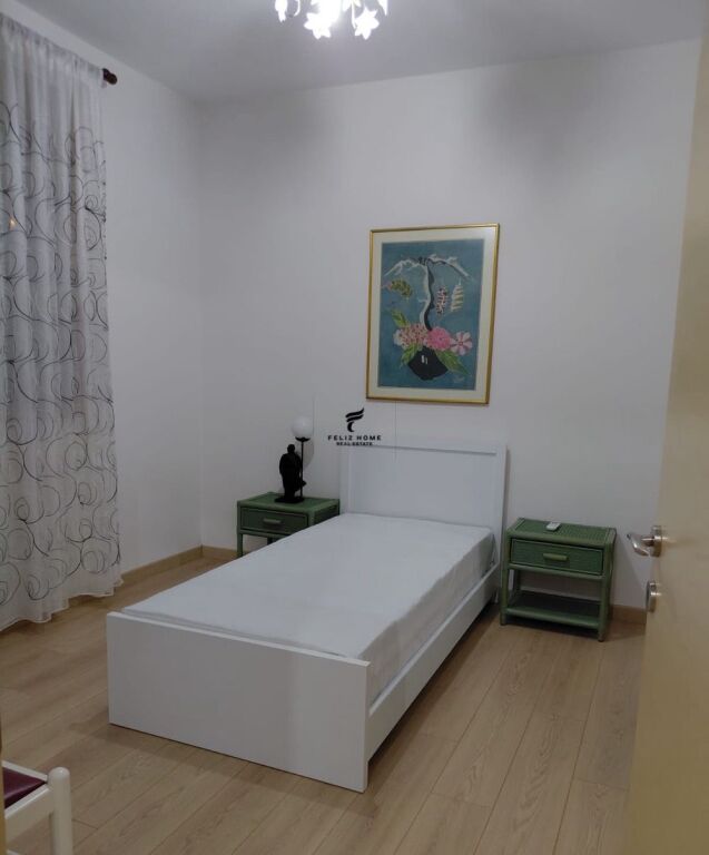 APARTAMENT ME QERA 5+2 ALI DEMI 130.000 LEKE