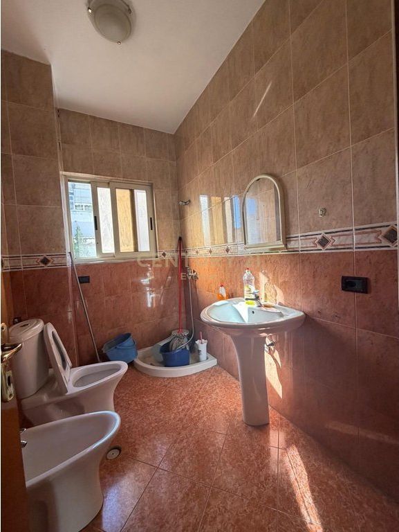 ISH BLLOKU, OFFICE FOR RENT (4+2 TOILETS + 2 BALCONIES) 1,500 € /Month