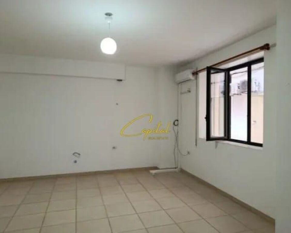 UFFICIO IN AFFITTO 40 M2 EX STAZIONE DEL TRENO 30.000 LEKE