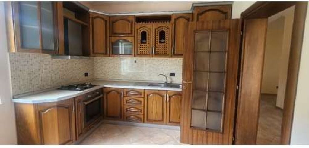 Villa in vendita Peze Helmas