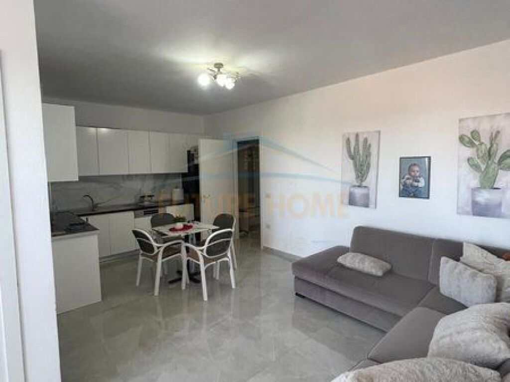 For sale, Apartment 1+1+, Sauk, Tirana.