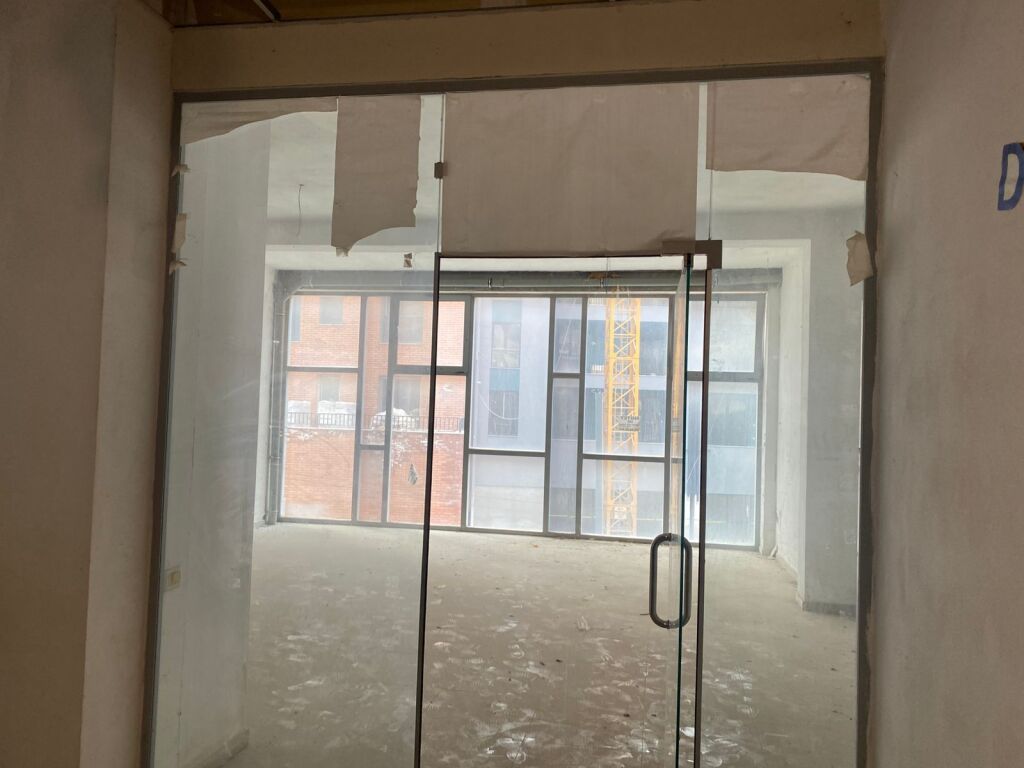 Shitet, Ambient, Paskuqan, Tirane Empire64735