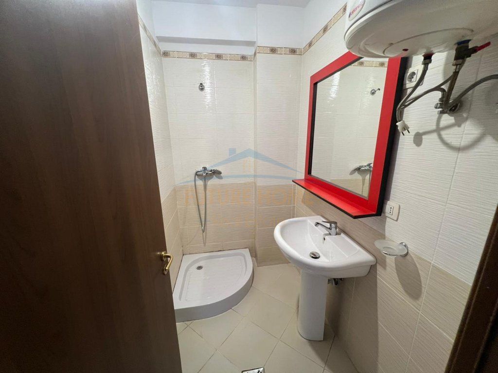 JAP QERA,APARTAMENT 2+1+2,BULEVARDI I RI