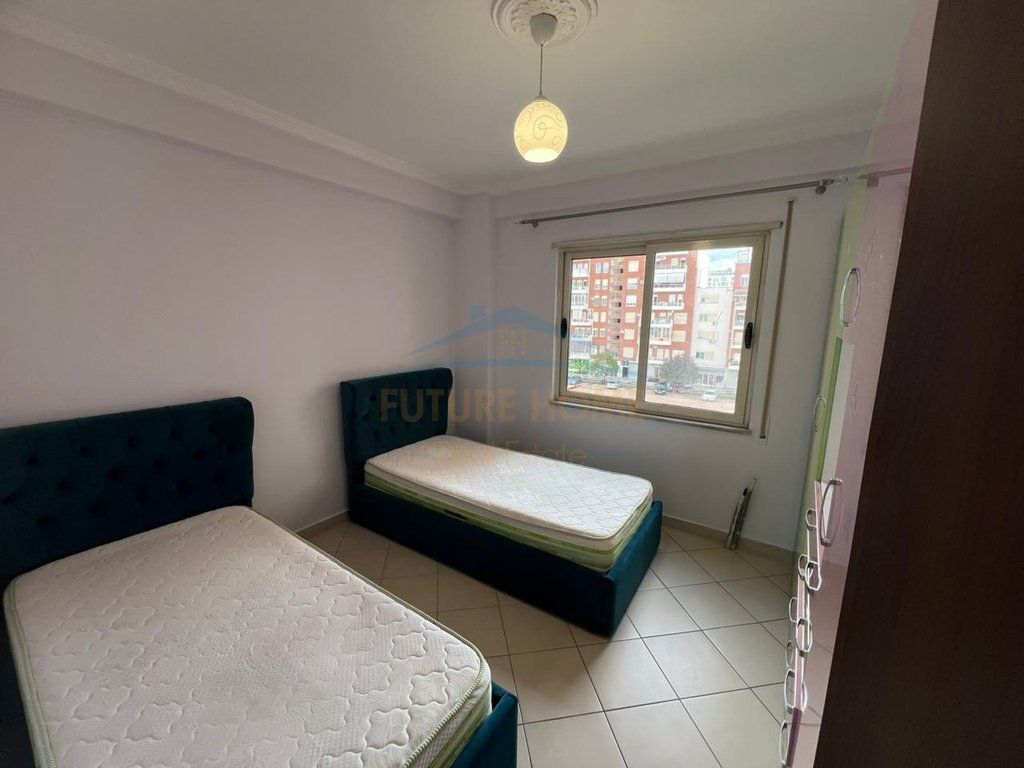 JAP QERA,APARTAMENT 2+1+2,BULEVARDI I RI