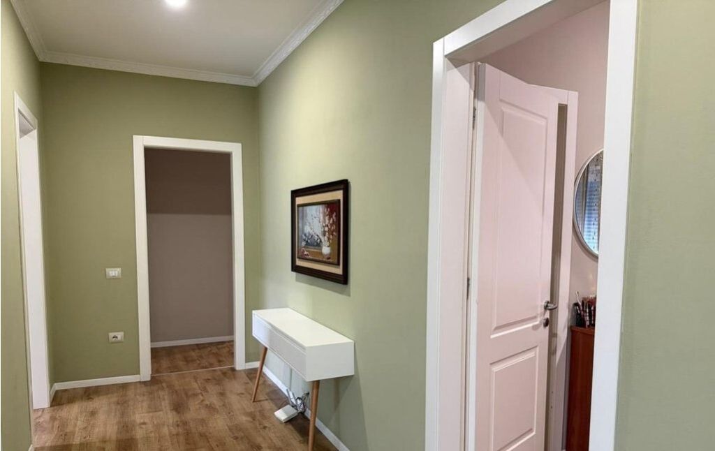 Super Villa in Affitto – Con Giardino Verde e Parcheggio per 2 Auto