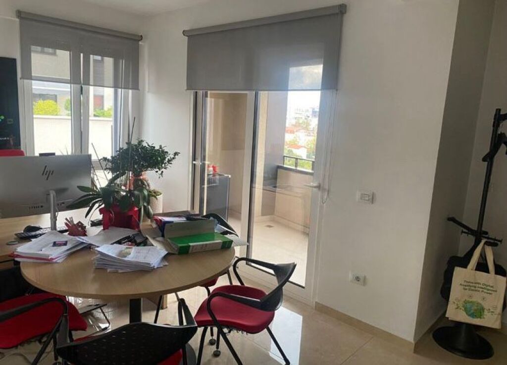 UFFICIO IN AFFITTO 76 M2 CENTRO 1.100 EURO