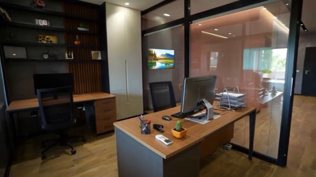 OFFICE FOR RENT 200 M2 BLOCK 4,000 EURO