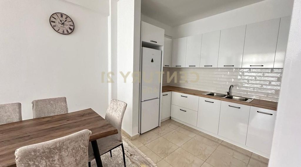 Appartamento in affitto ad Astir 2+1