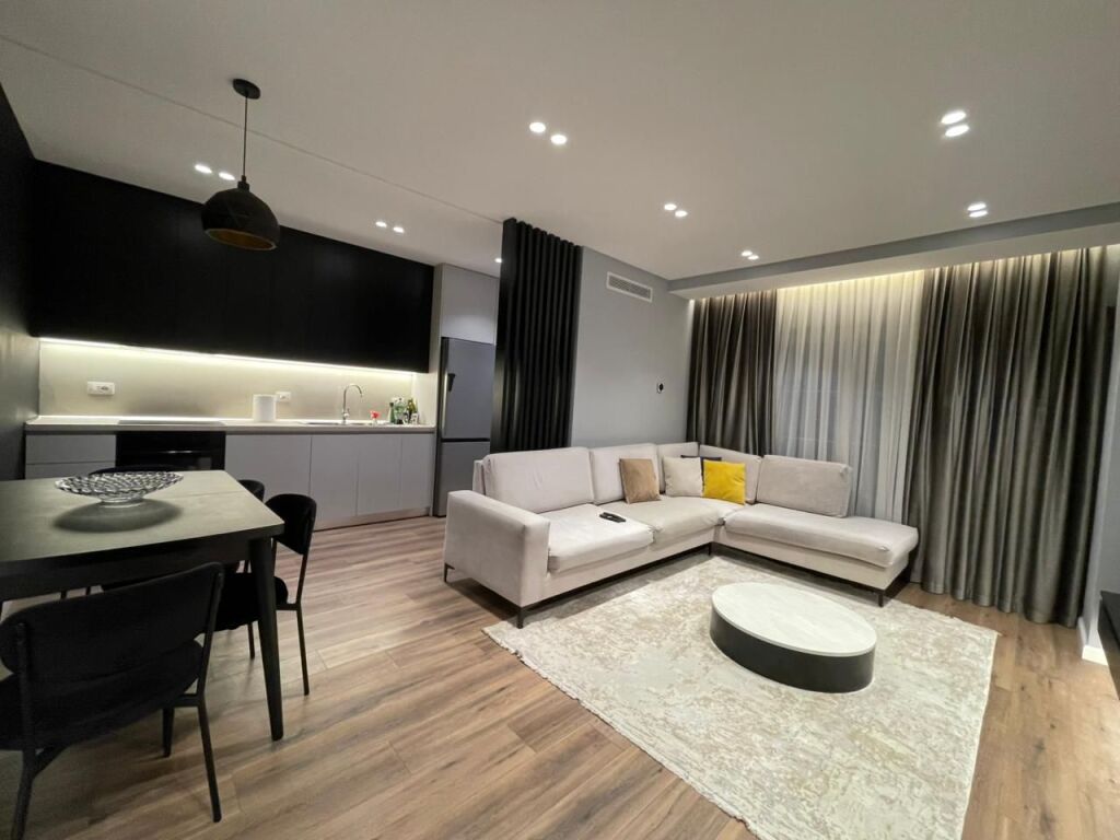 Apartament 2+1 per qira tek Ish-Fusha e Aviacionit.