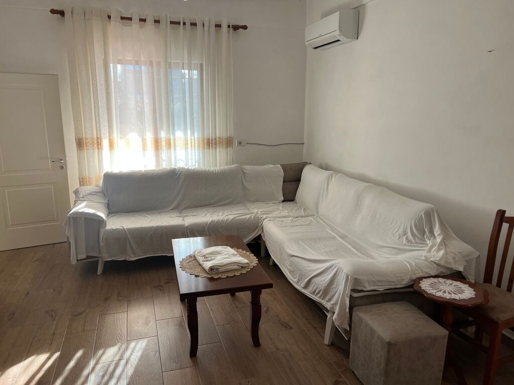 Primo piano in affitto, Casa privata vicino a Top Channel