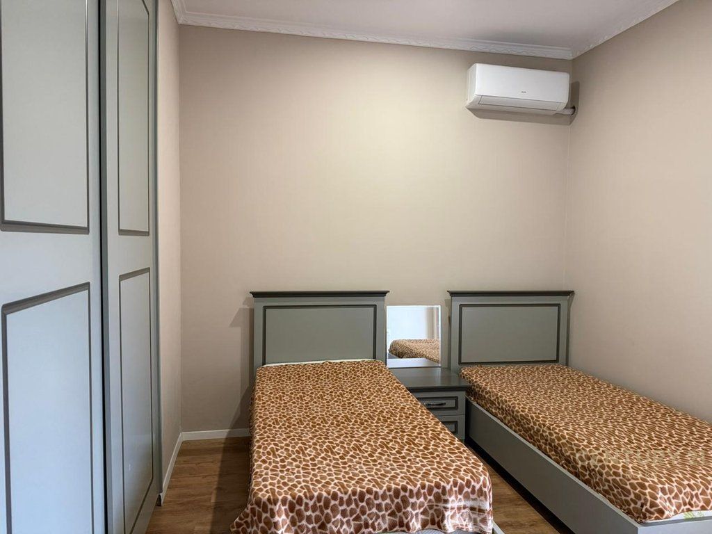 JEPET ME QERA SUPER VILE ME KOPSHT DHE PARKIM PER 2 MAKINA