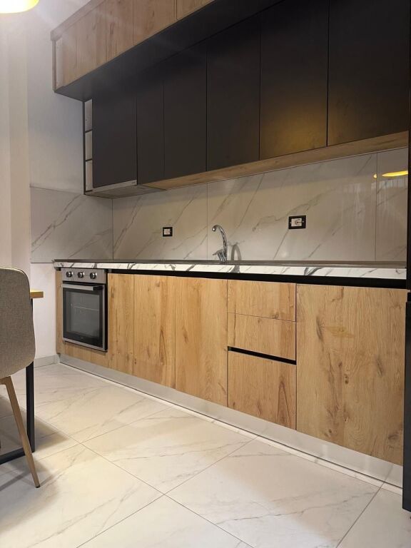 Jepet Me Qera Apartament 1+1+1 Ballkon