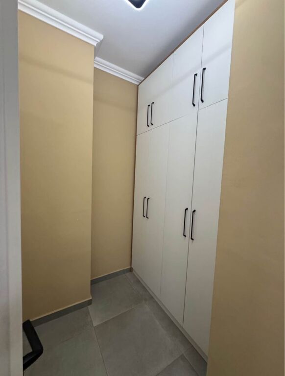 🏡 AFFITTASI – VIA “5 MAJI”  Appartamento 1+1, completamente arredato 🛋️ Arredamento moderno e di qualità ✨ 🏢 Edificio nuovo 🛗 7° piano con ascensore 📍 Posizione su strada principale  💶 Prezzo: 500 Euro/mese