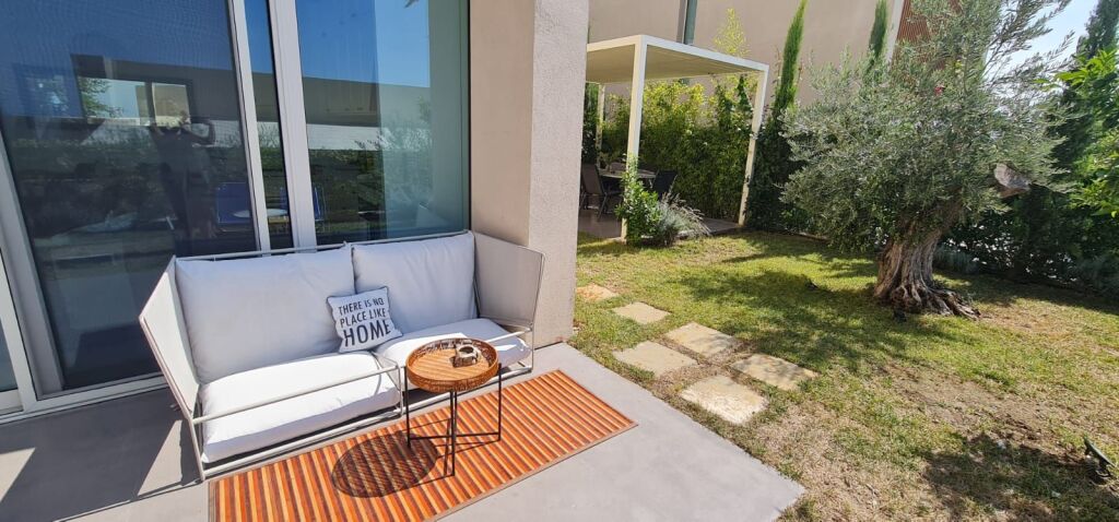 Shitet 2+1 ne Green Coast 1, rreshti 4